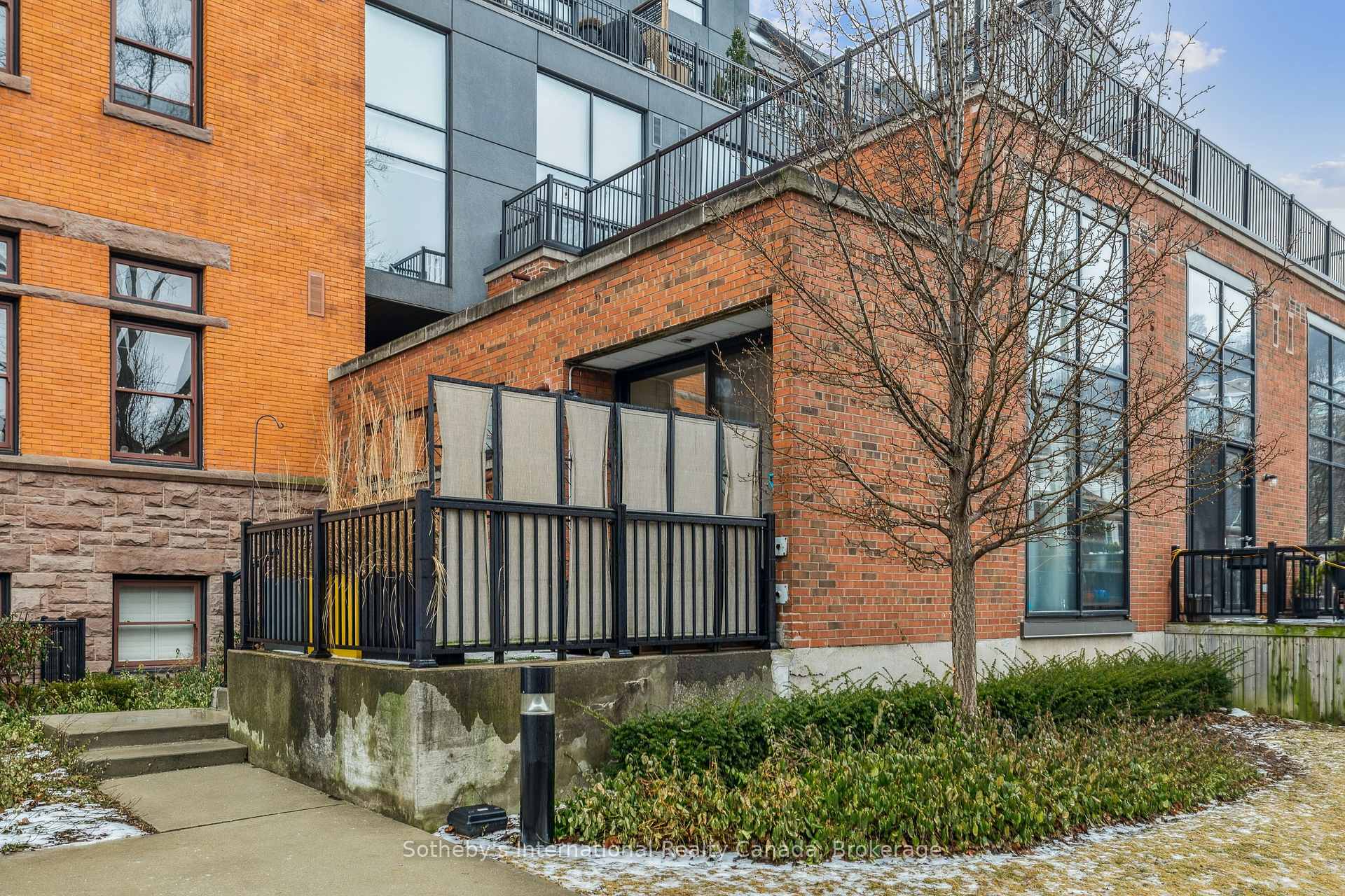 3 Bedrooms Condo at 200 Stinson, Hamilton For sale