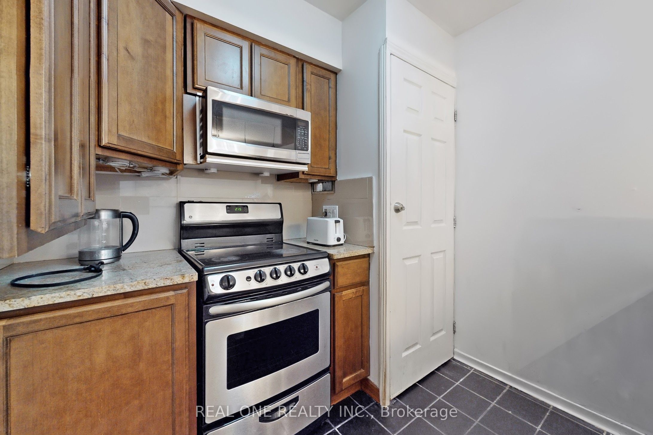 1055 Bay Street, #1816