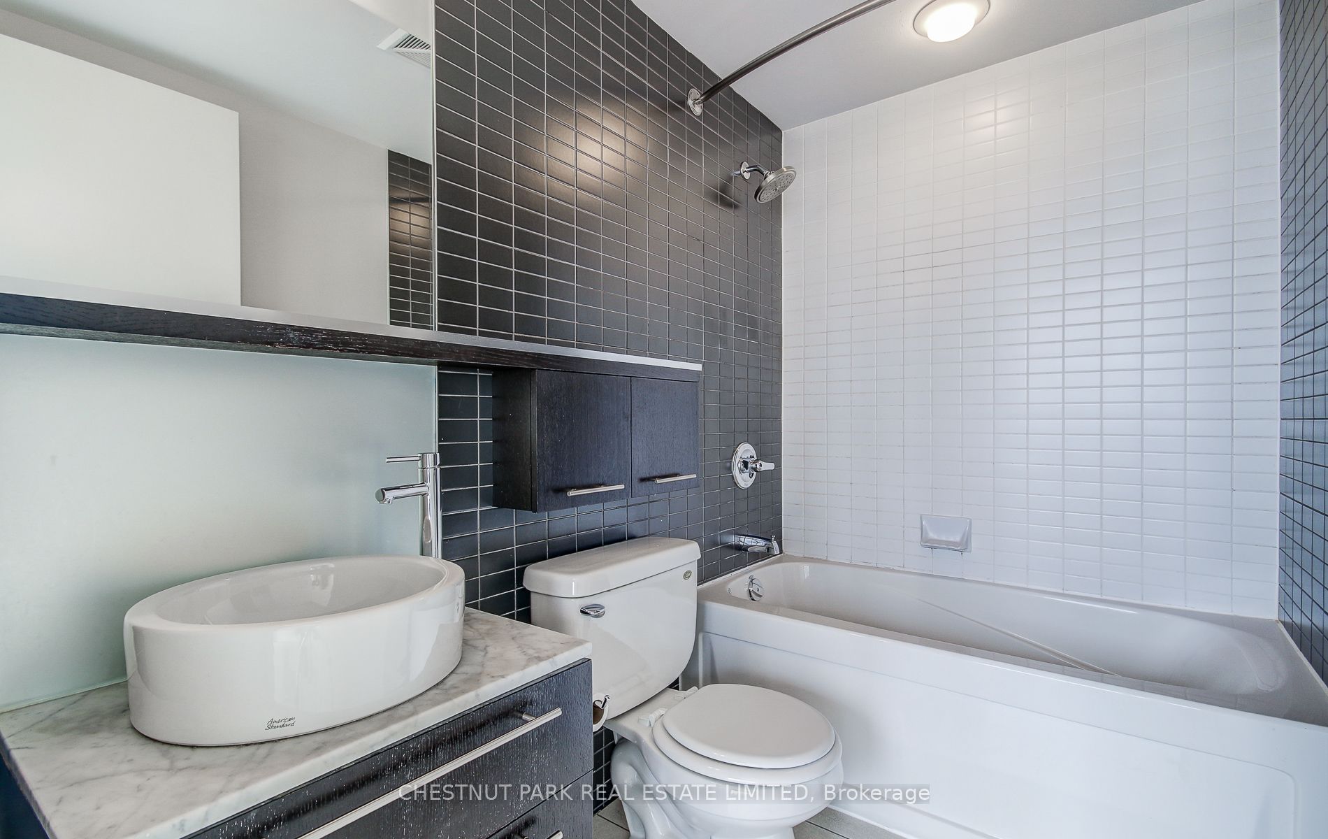 25 Carlton Street, #3205