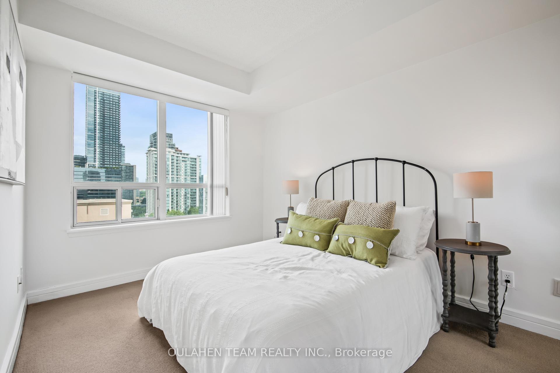 1 Bedroom Condo at 16 Harrison Garden, Toronto For sale
