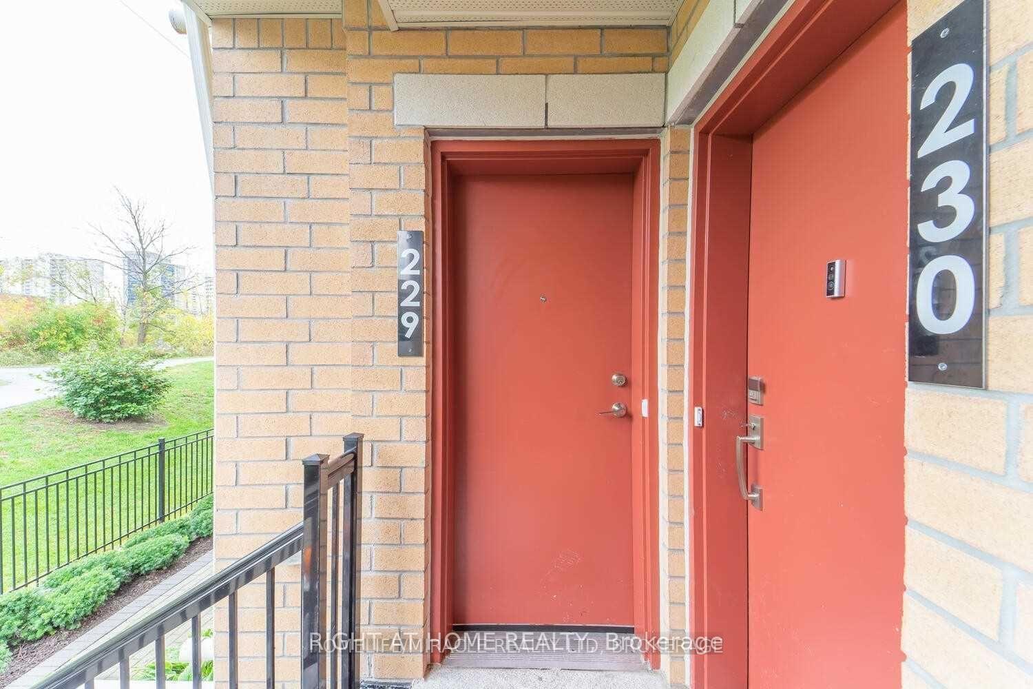 1 Bedroom Condo at 380 Hopewell, Toronto For sale