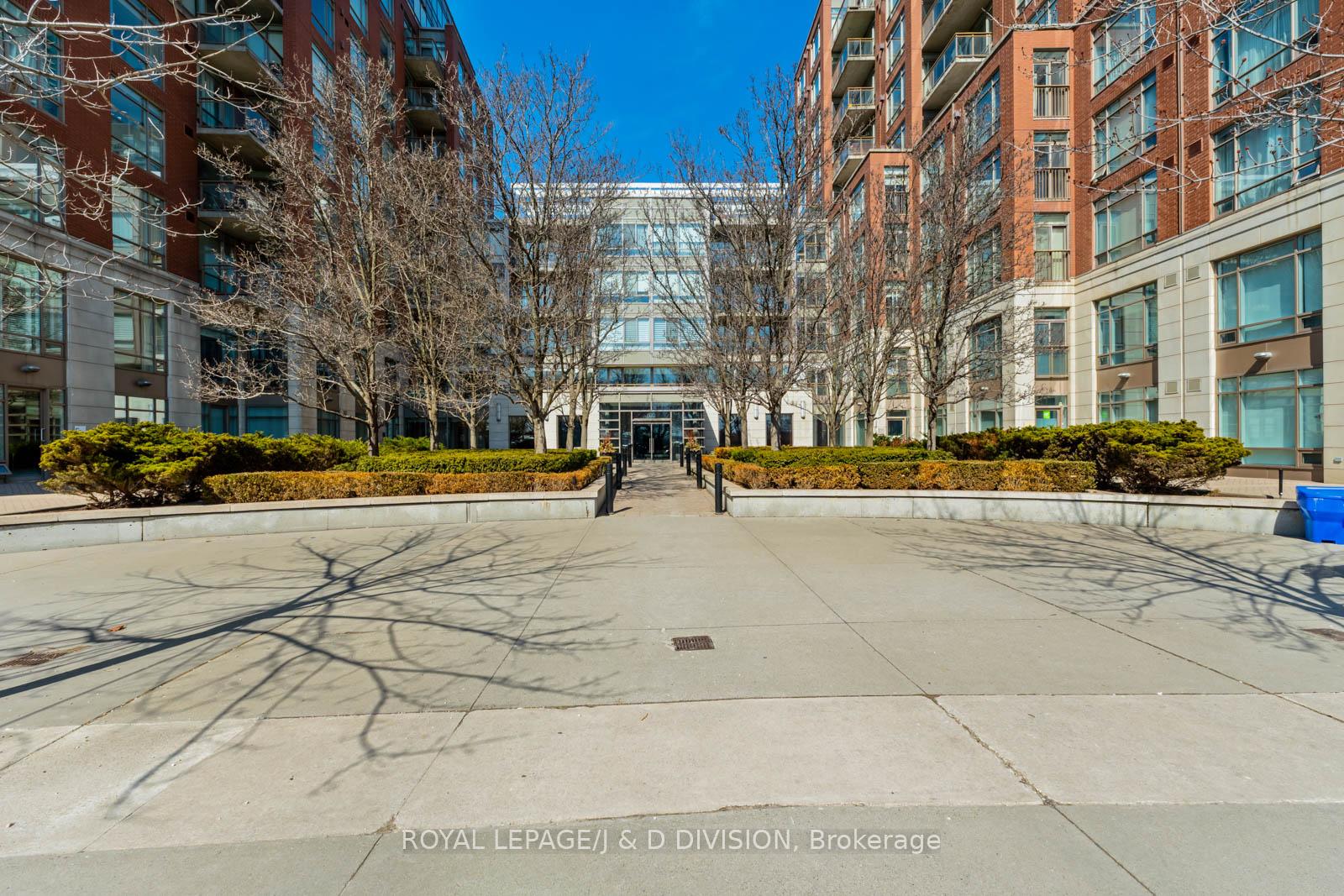 2 Bedrooms Condo at 500 Queens,  Toronto For sale