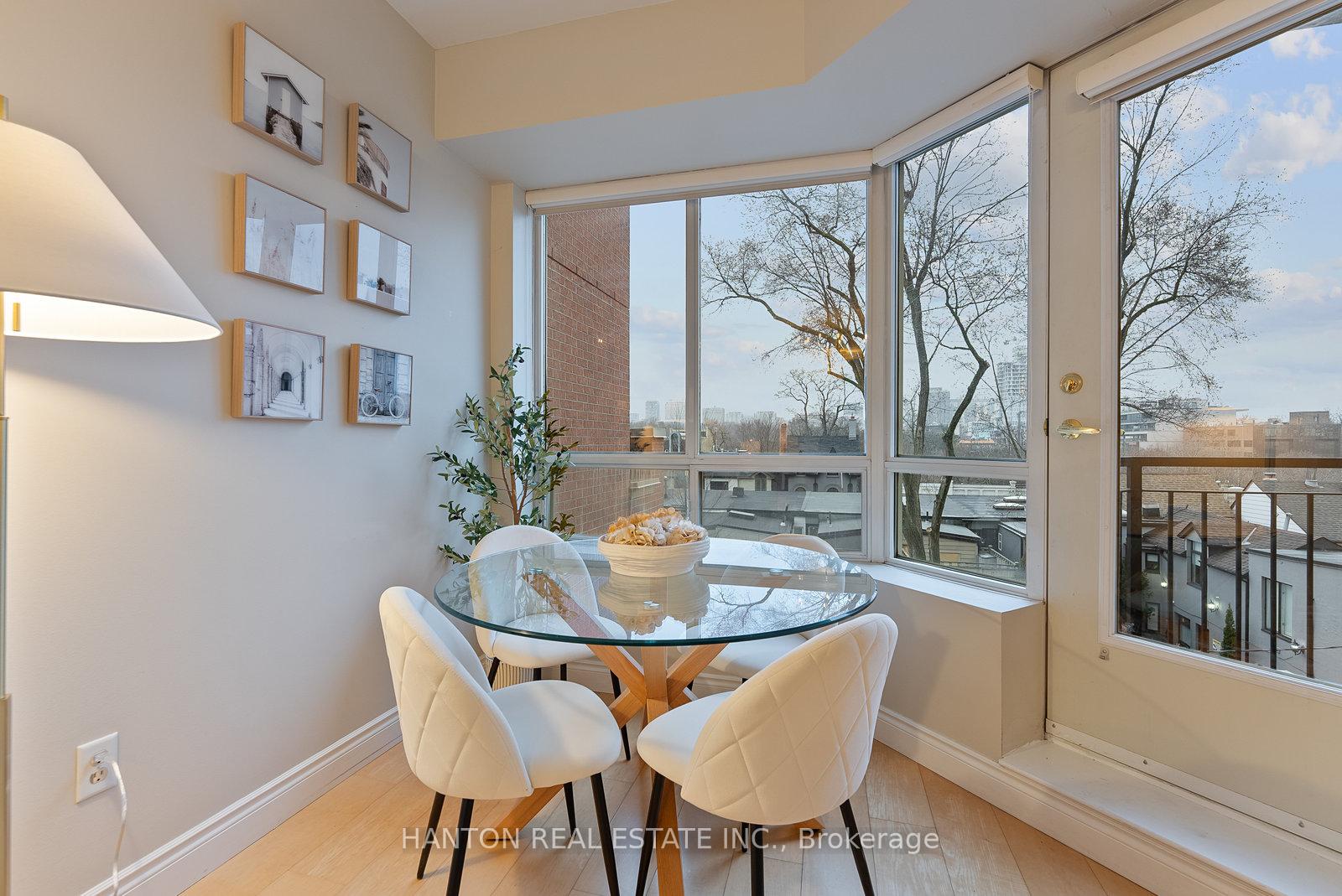 2 Bedrooms Condo at 77 Mcmurrich,  Toronto For sale