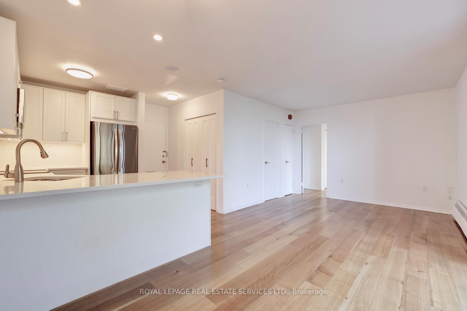 1 Bedroom Co-op at 41 Lake Shore, Toronto For sale