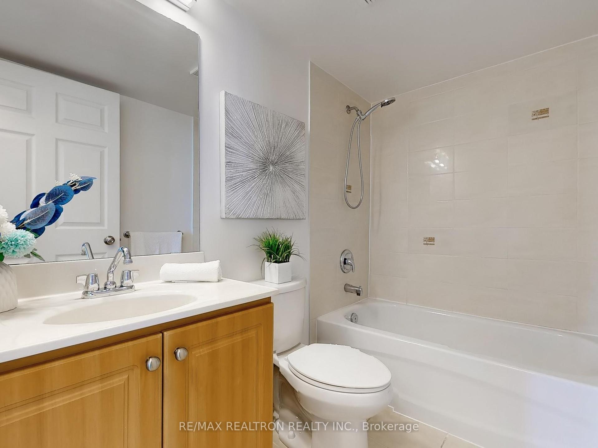 3 Bedrooms Condo at 88 Alton Tower, Toronto For sale