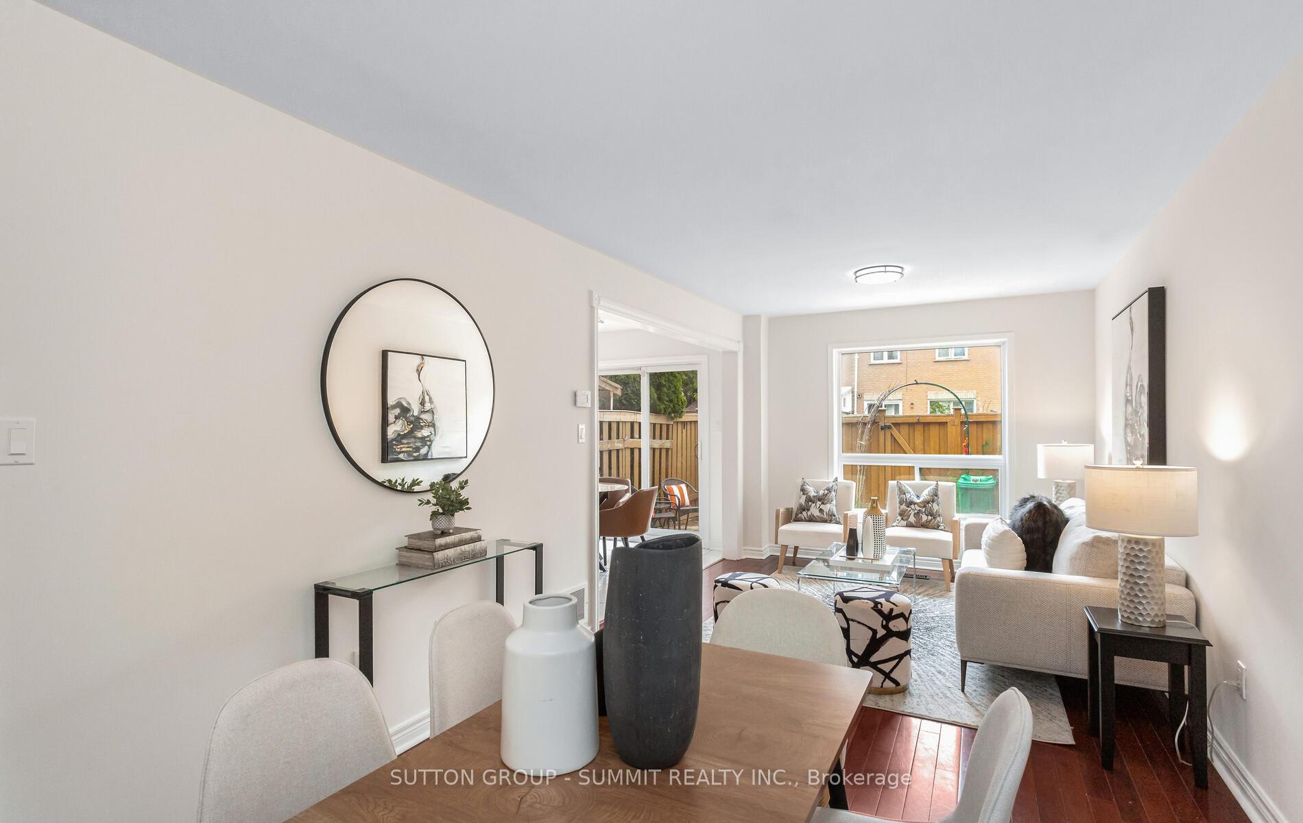3 Bedrooms Condo at 550 Steddick, Mississauga For sale