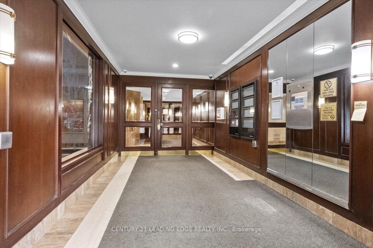 3 Bedrooms Condo at 131 TORRESDALE,  Toronto For sale
