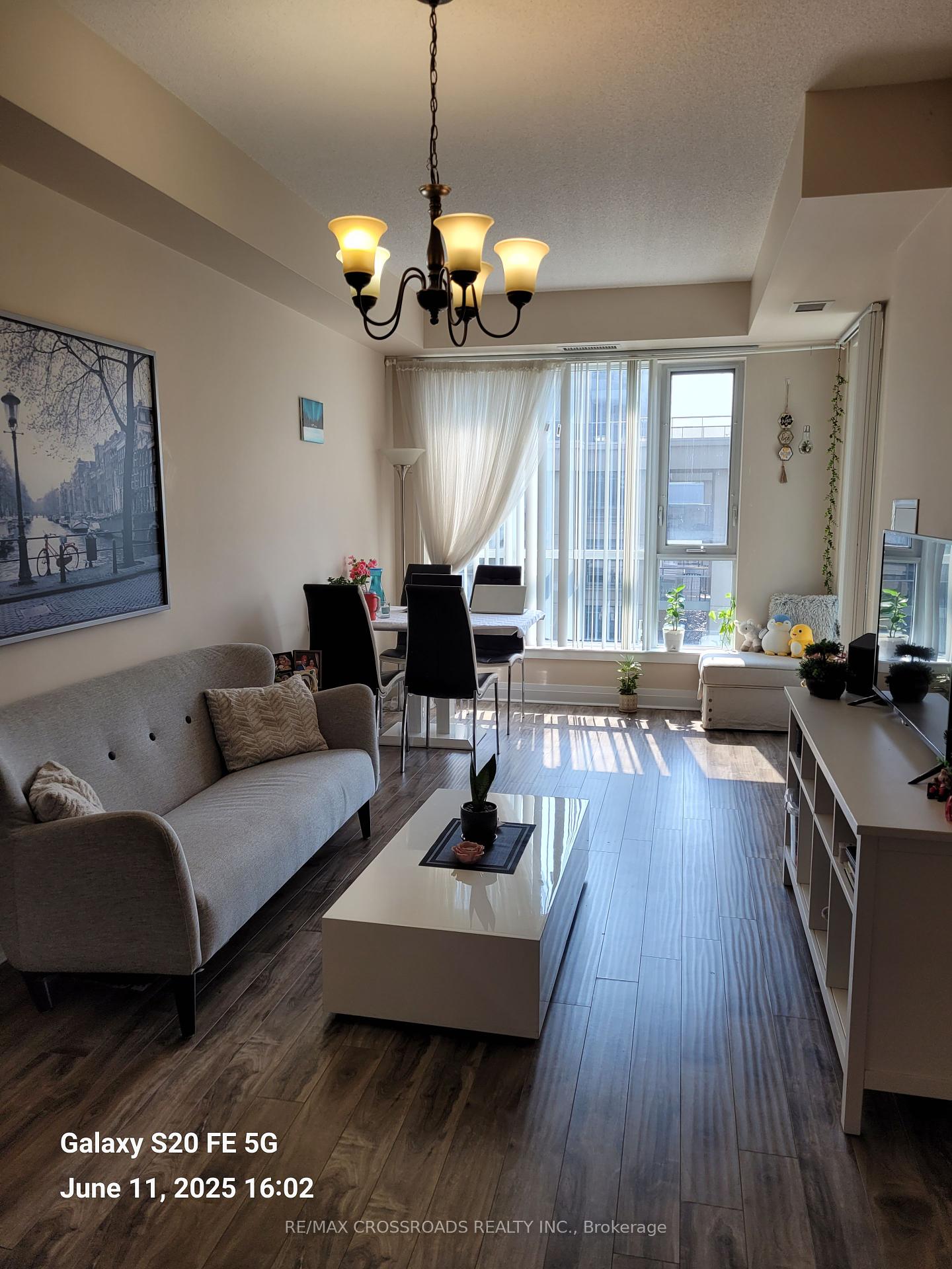 2 Bedrooms Condo at 17 Kenaston, Toronto For sale