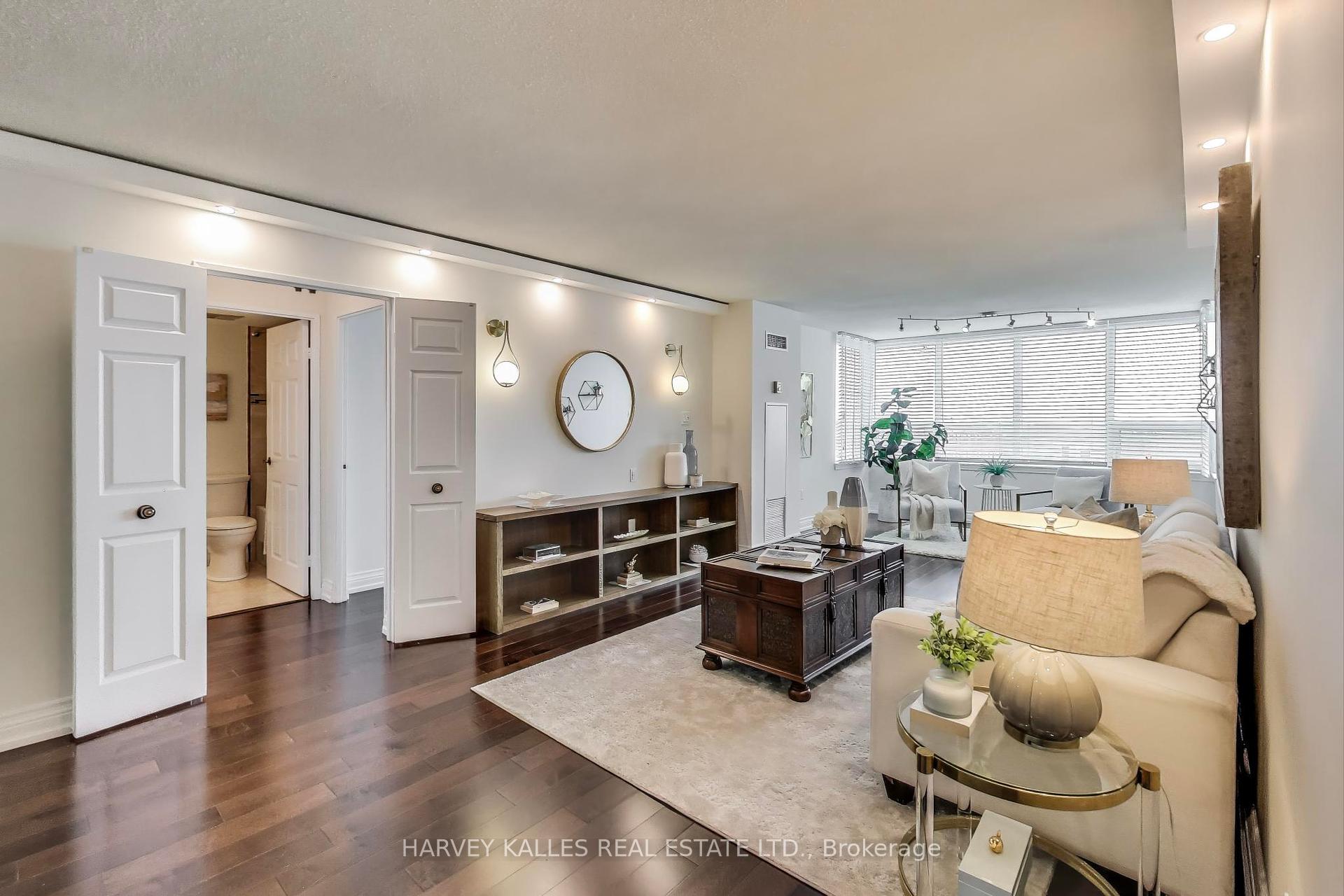 2 Bedrooms Condo at 55 Skymark, Toronto For sale