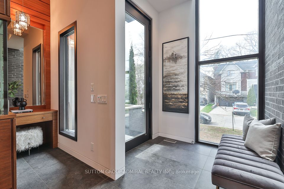 415 Douglas Avenue, Toronto, ON M5M 1H3