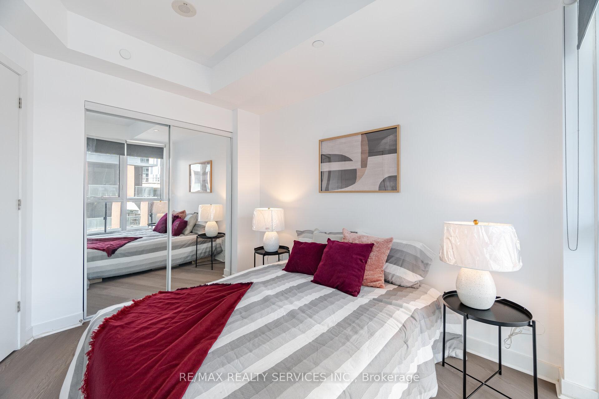 1 Bedroom Condo at 50 Bruyeres, Toronto For sale