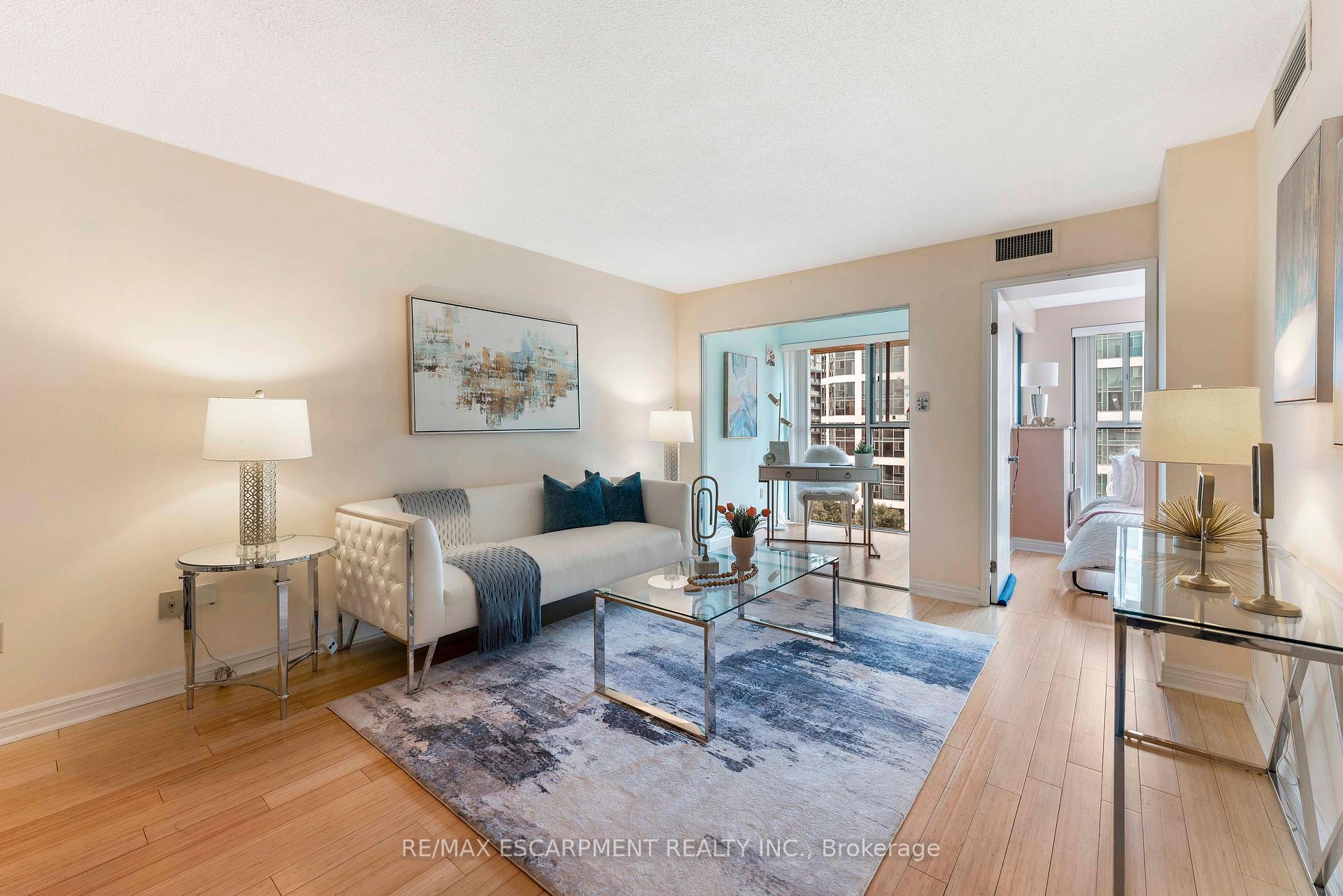 3 Bedrooms Condo at 65 Scadding, Toronto For sale