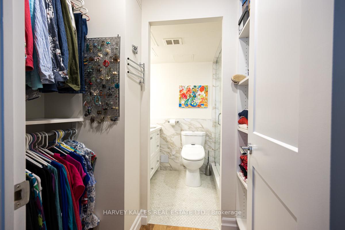 3 Bedrooms Condo at 33 Harbour, Toronto For sale