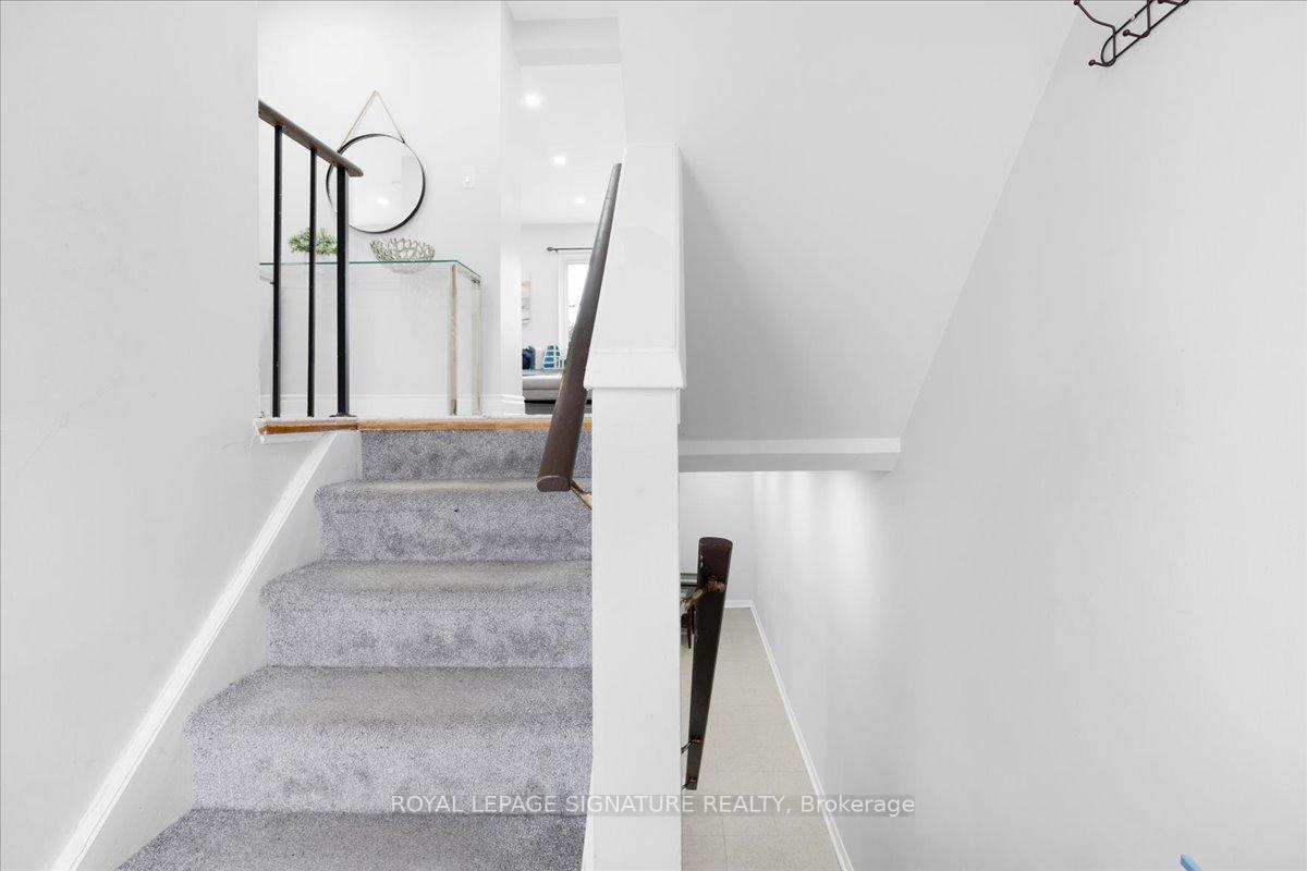 3 Bedrooms Condo at 2 Liszt,  Toronto For sale