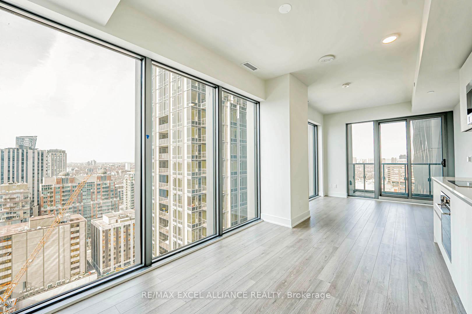 2 Bedrooms Condo at 8 Cumberland,  Toronto For sale