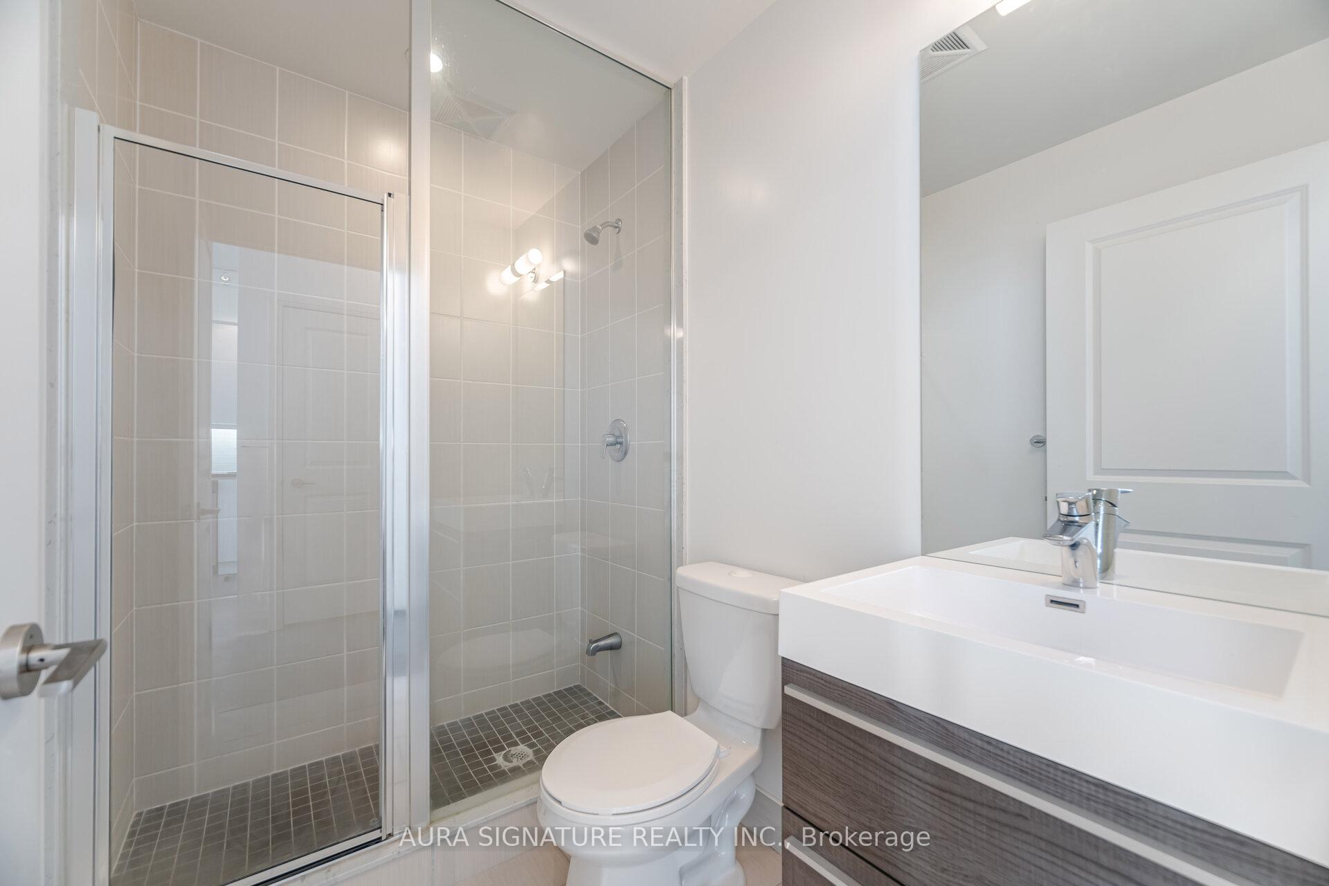 2 Bedrooms Condo at 15 Zorra, Toronto For sale