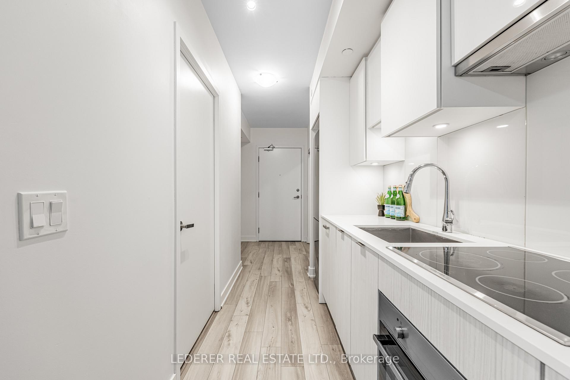 2 Bedrooms Condo at 195 Redpath, Toronto For sale