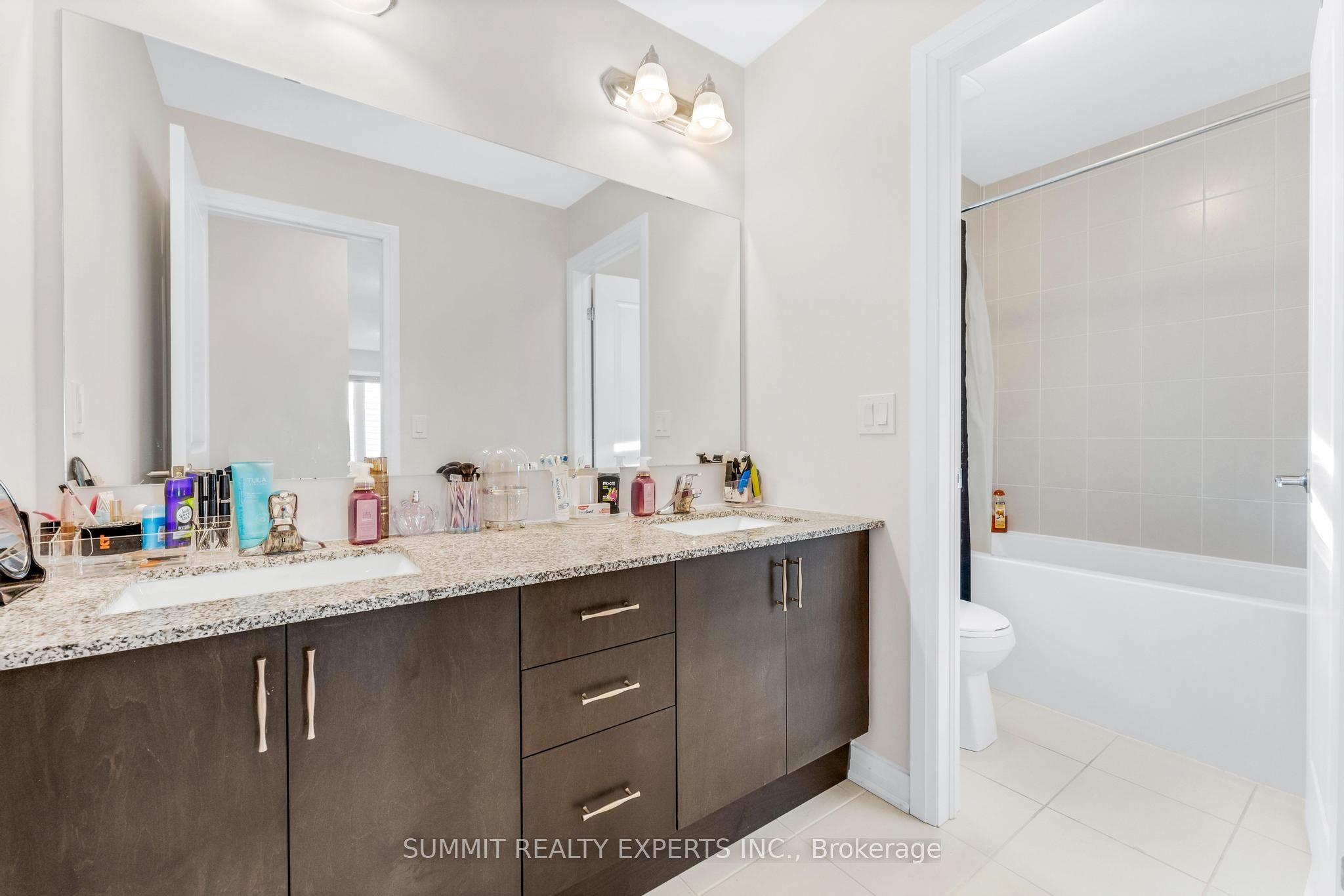 201 Leslie Davis Street, North Dumfries, ON N0B 1E0
