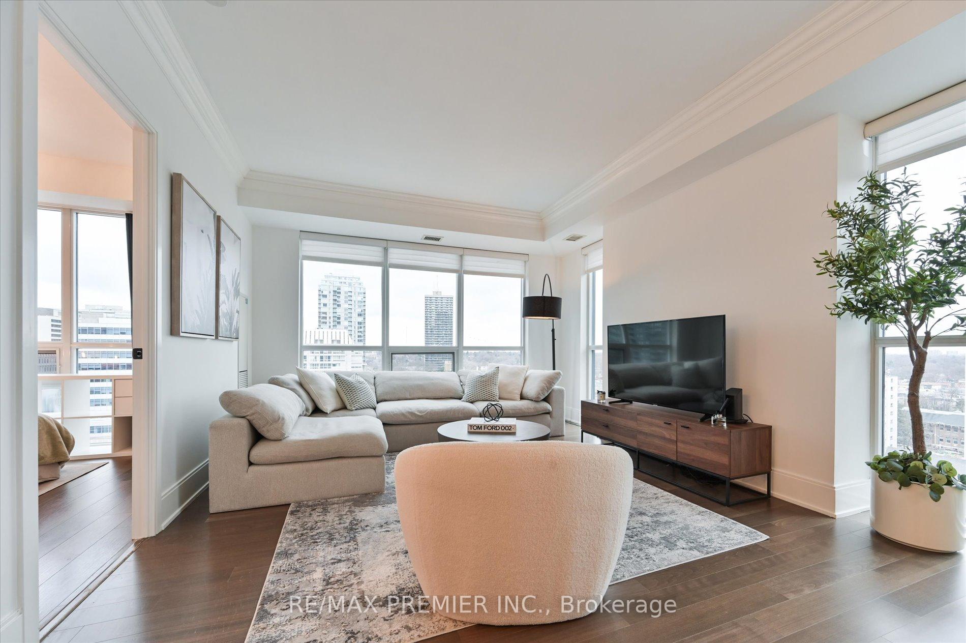 3 Bedrooms Condo at 25 Broadway, Toronto For sale