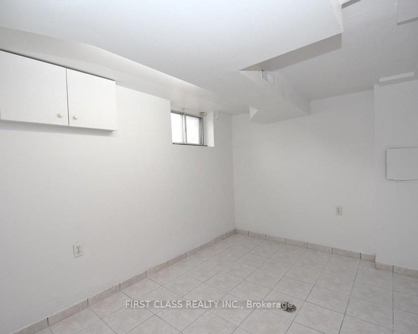 1050 Woodbine Avenue, #Bsmt