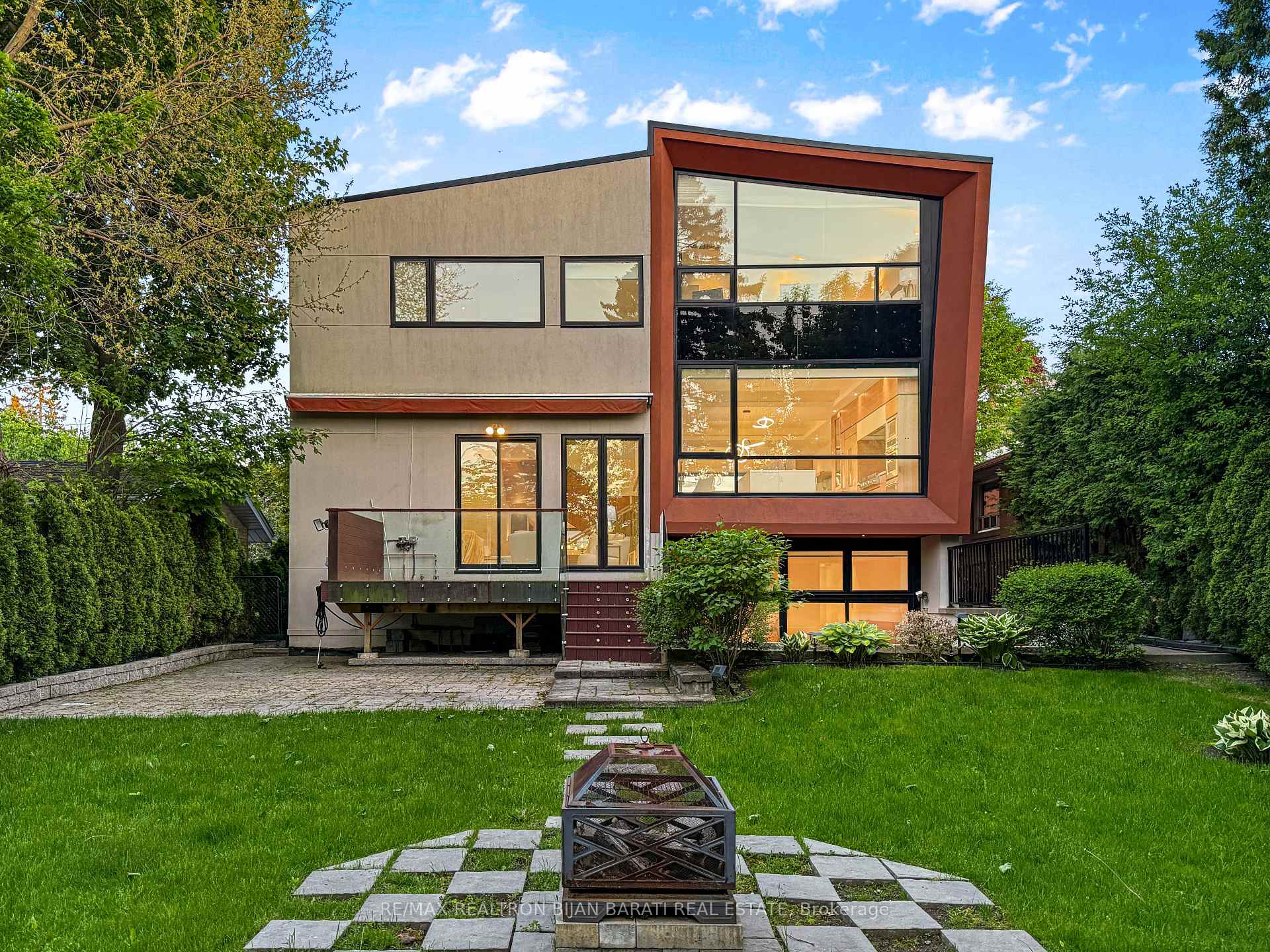 14 Windham Drive, Toronto, ON M2K 1X8