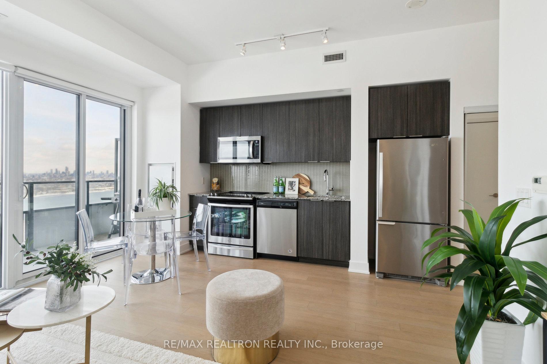 2 Bedrooms Condo at 30 Shore Breeze, Toronto For sale