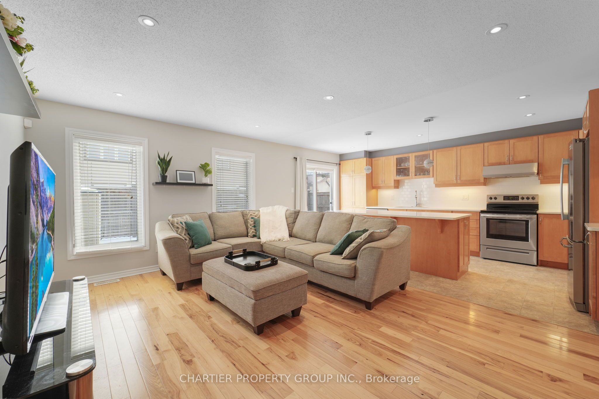 450 Meadowhawk Crescent, Barrhaven, ON K2J 5W8