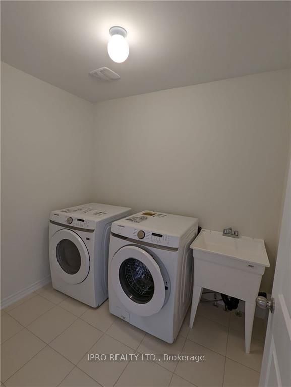 https://trreb-image.ampre.ca/KOretc02okm8UwOHepLD6WDwA5x6AOYP5IGg4jecDZY/rs:fit:960:960/wm:.5:so:0:50:.4/wmsh:10/wmt:PHNwYW4gZm9yZWdyb3VuZD0nd2hpdGUnIGZvbnQ9JzY4Jz5JUFJPIFJFQUxUWSBMVEQuLCBCcm9rZXJhZ2U8L3NwYW4-/L3RycmViL2xpc3RpbmdzLzQwLzkyLzUzLzA4L3AvOGE3NzY5OTMtMTgwMS00N2E4LWEyMTYtYmU3NjgxZDE5MDI3LmpwZWc.jpg