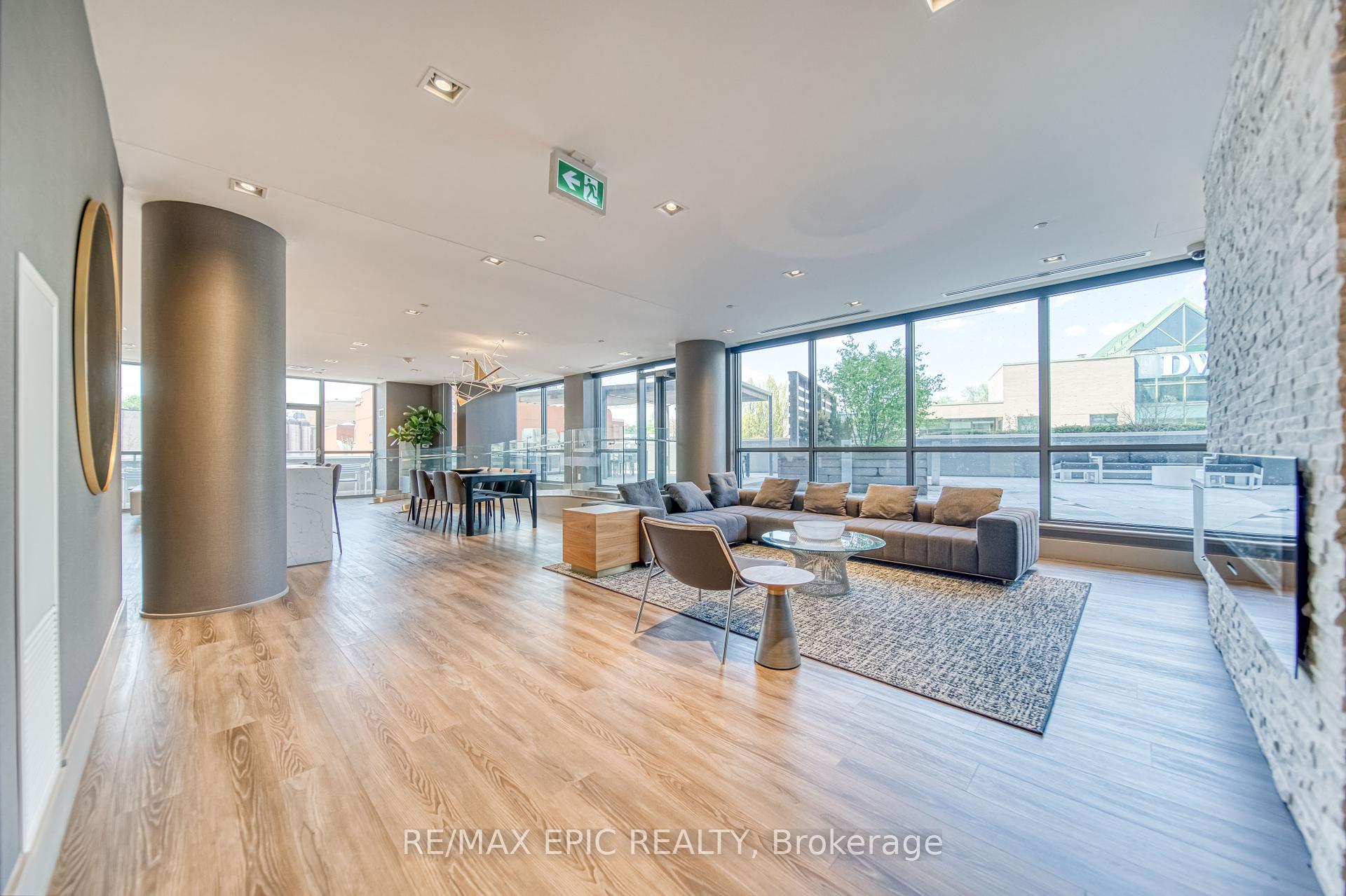 3 Bedrooms Condo at 165 Pears, Toronto For sale