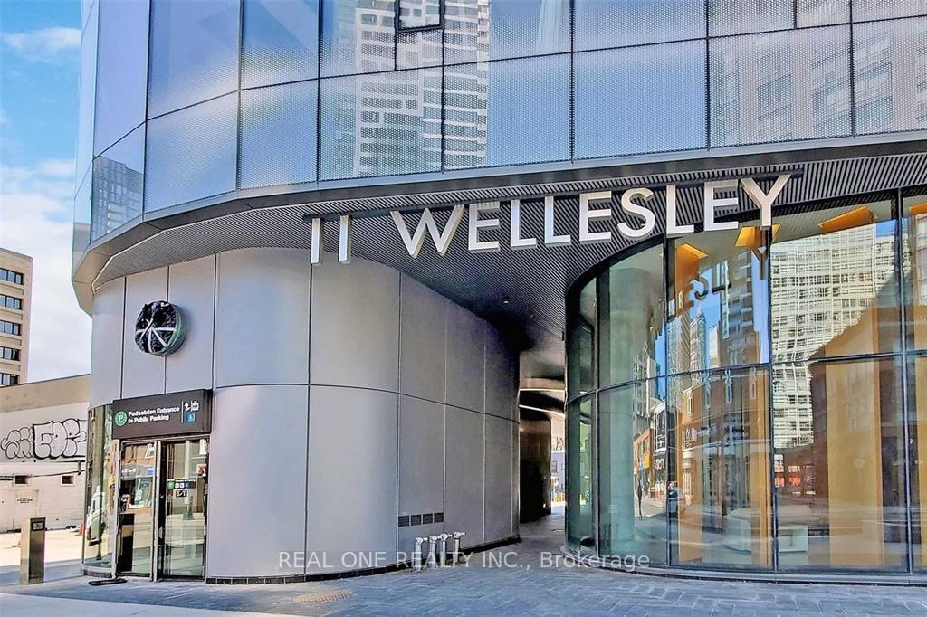 2 Bedrooms Condo at 11 Wellesley, Toronto For sale