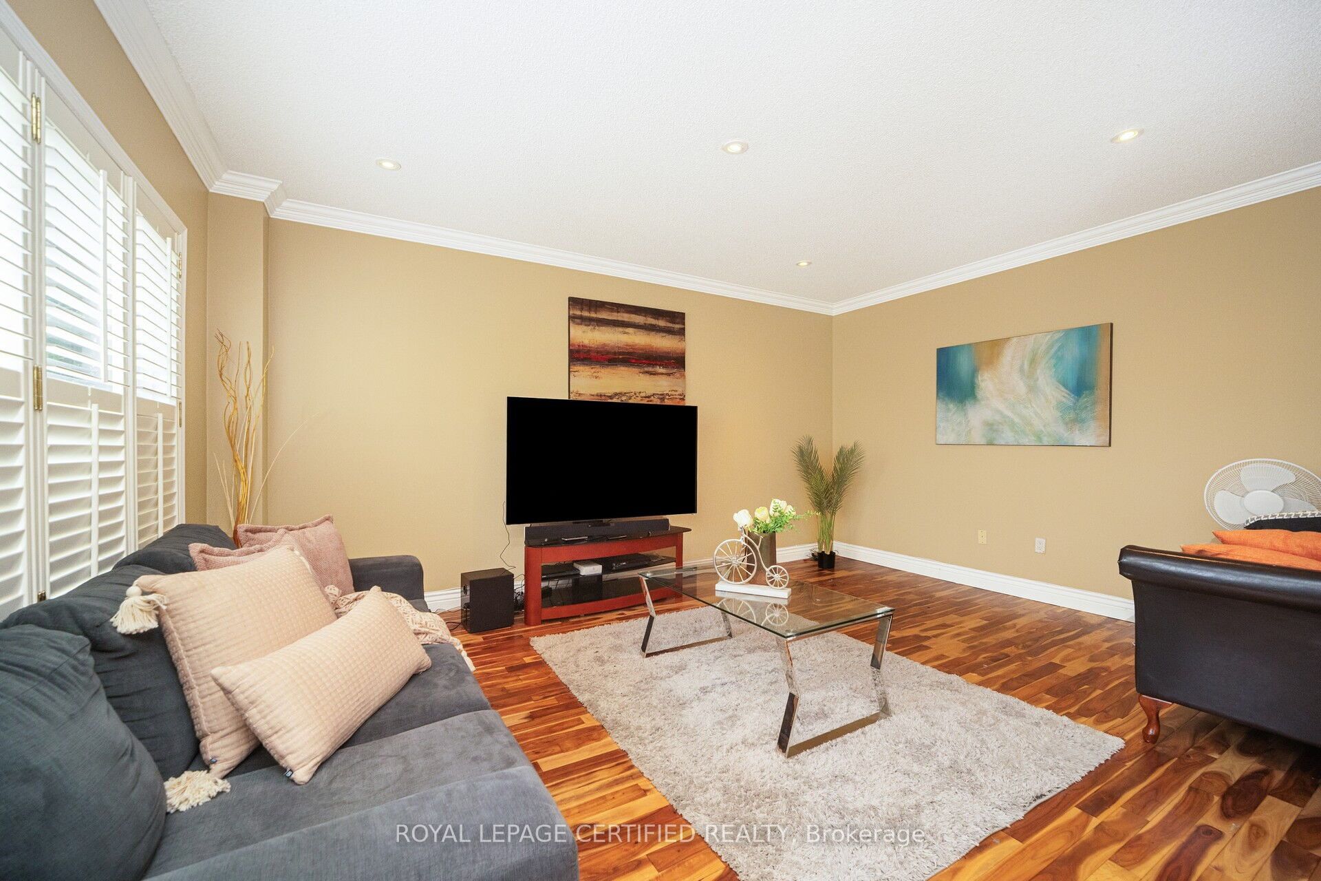 12 Sunnybrook Crescent