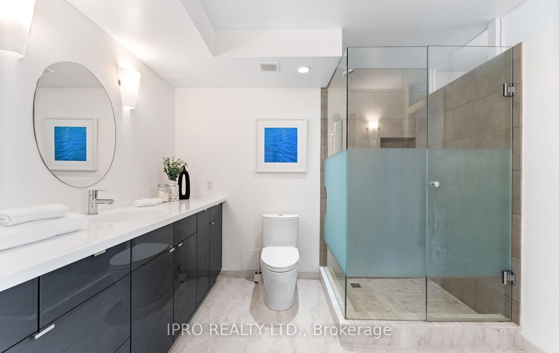 4 Bedrooms Condo at 60 Southport, Toronto For sale