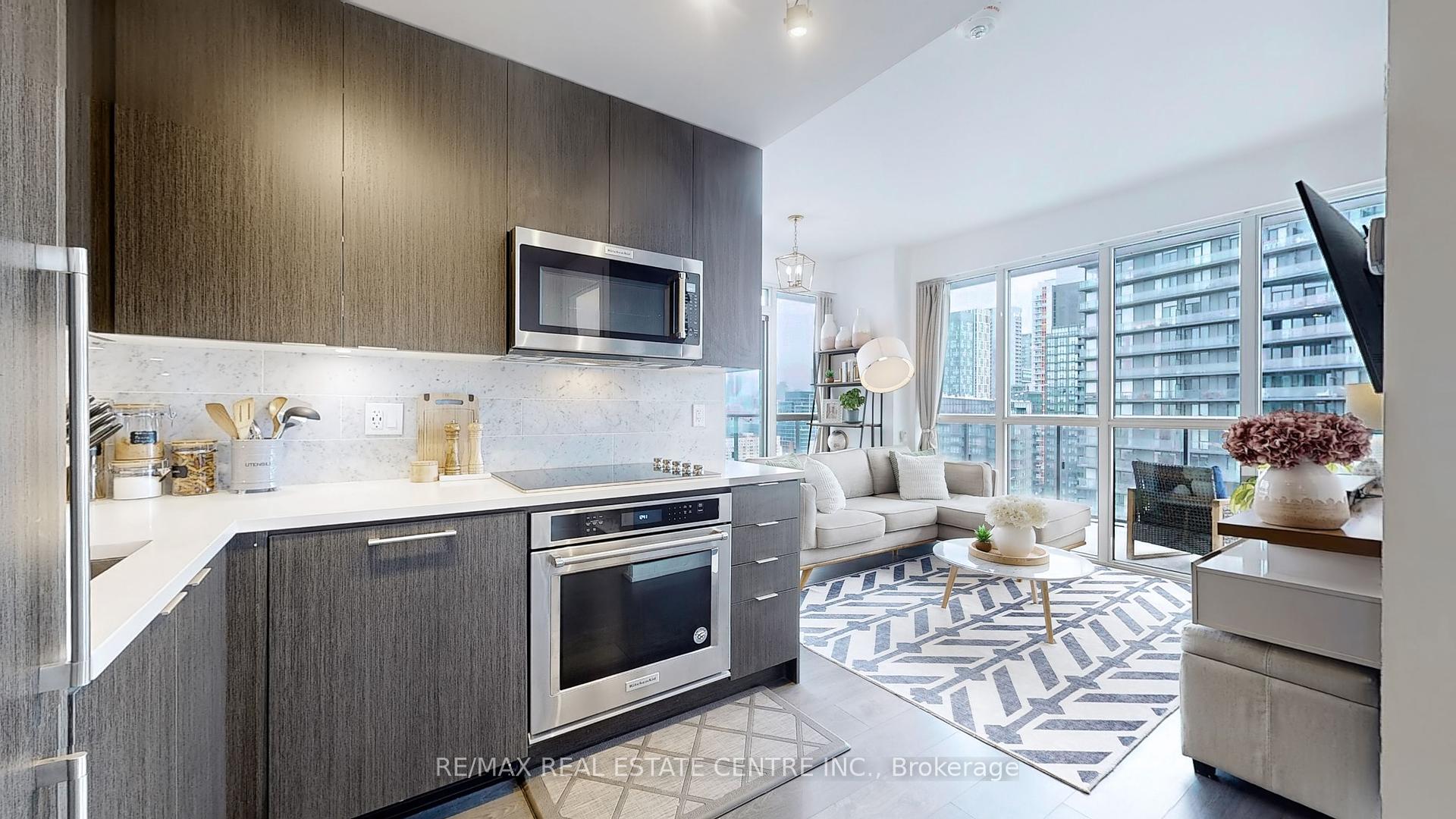 2 Bedrooms Condo at 38 Iannuzzi,  Toronto For sale