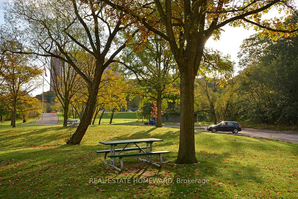 1 Bedroom Condo at 4 Park Vista, Toronto For sale