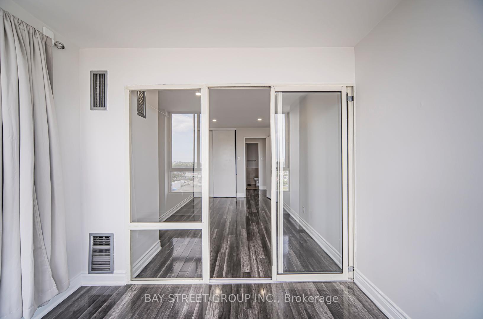 3 Bedrooms Condo at 2470 Eglinton, Toronto For sale