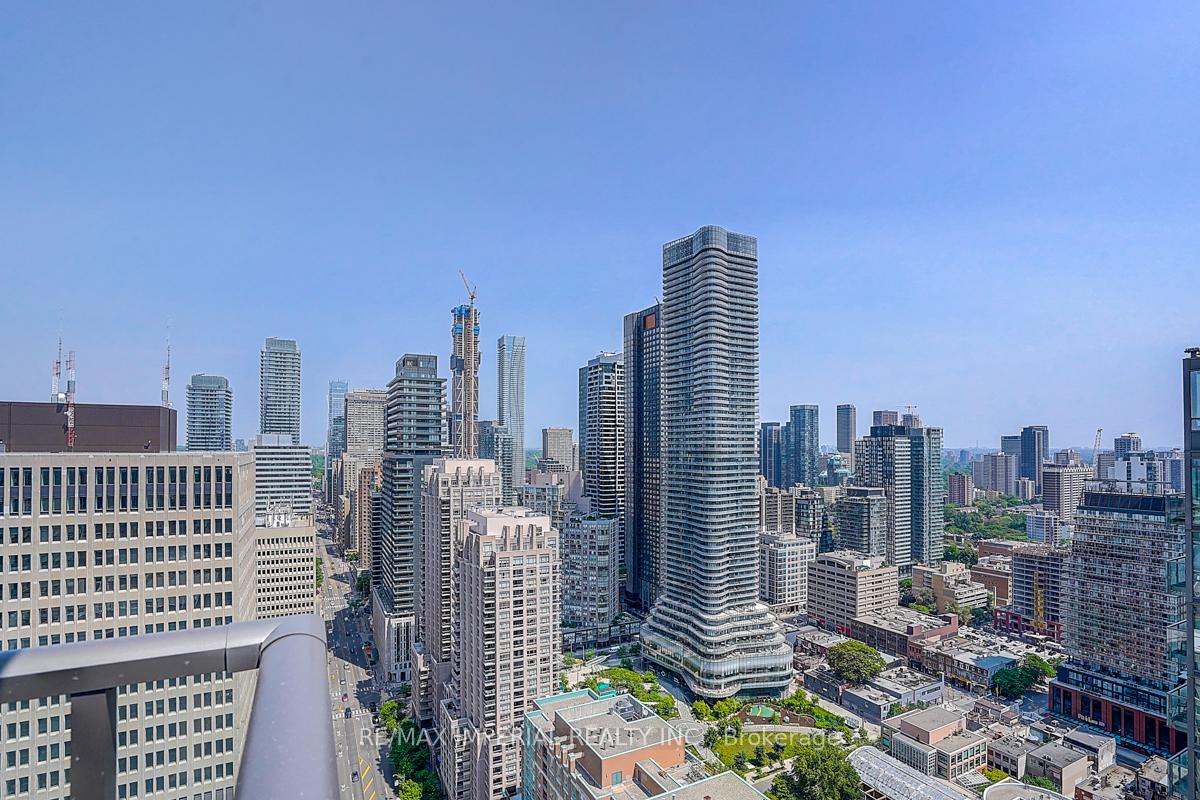 4 Bedrooms Condo at 832 Bay, Toronto For sale