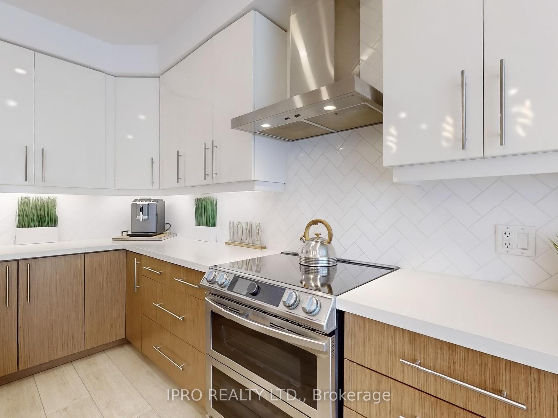 3 Bedrooms Condo at 35 Midhurst, Hamilton For sale