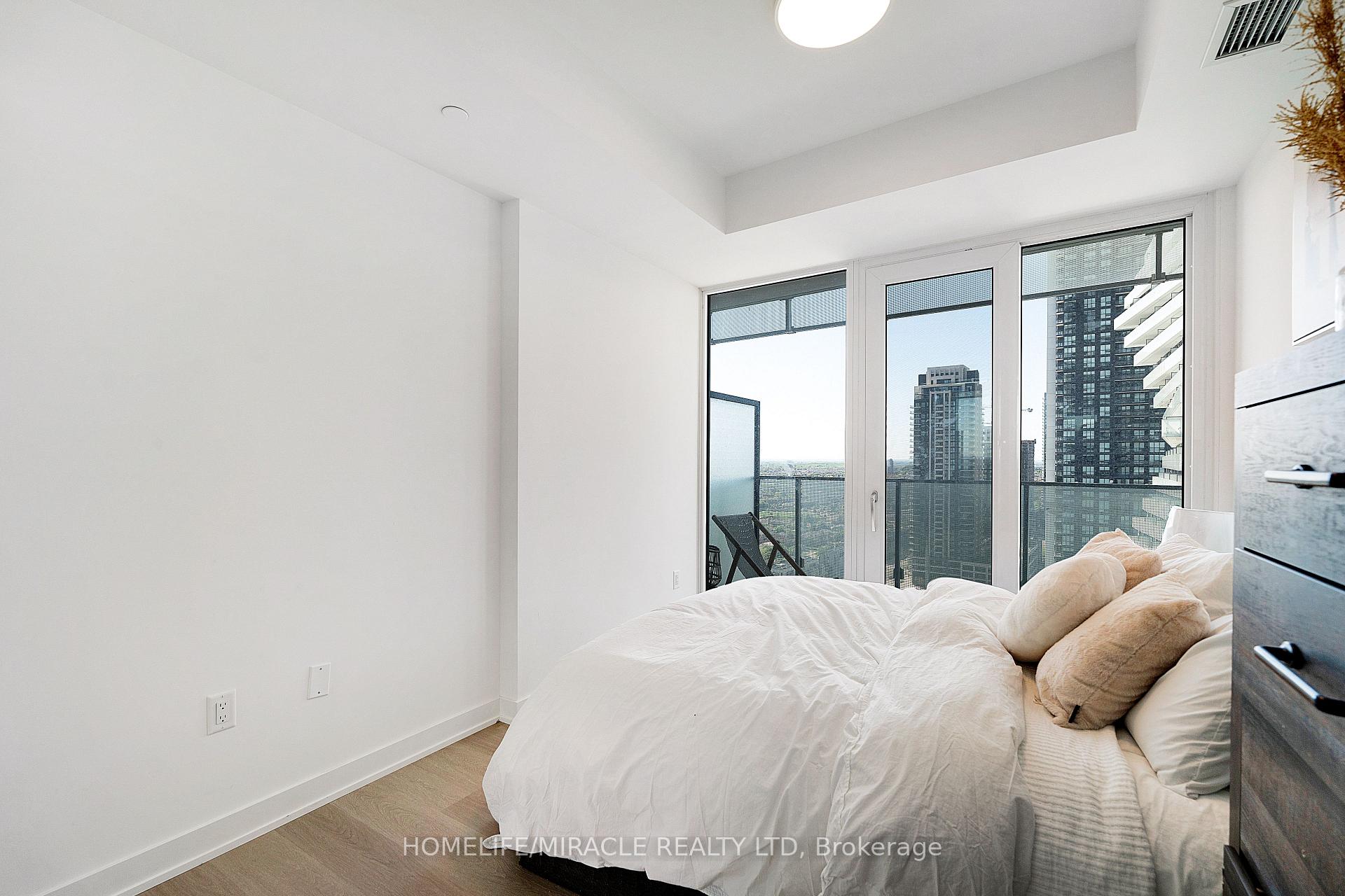2 Bedrooms Condo at 3883 Quratz, Mississauga For sale
