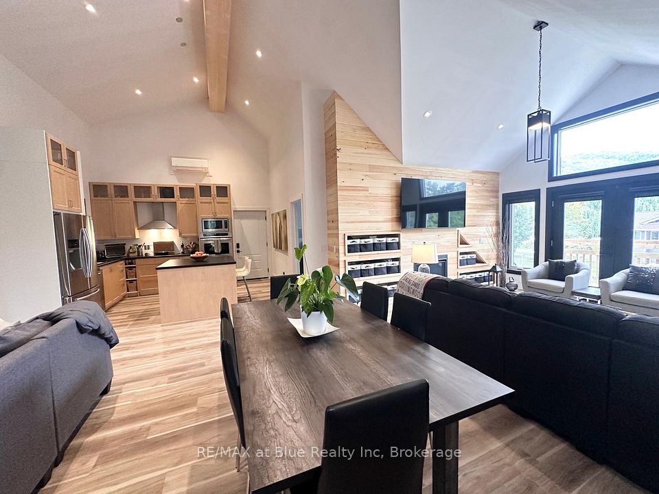 796363 GREY Road 19