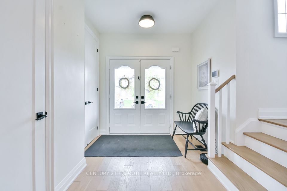 61 Muirfield Drive, Barrie, ON L4N 6J9