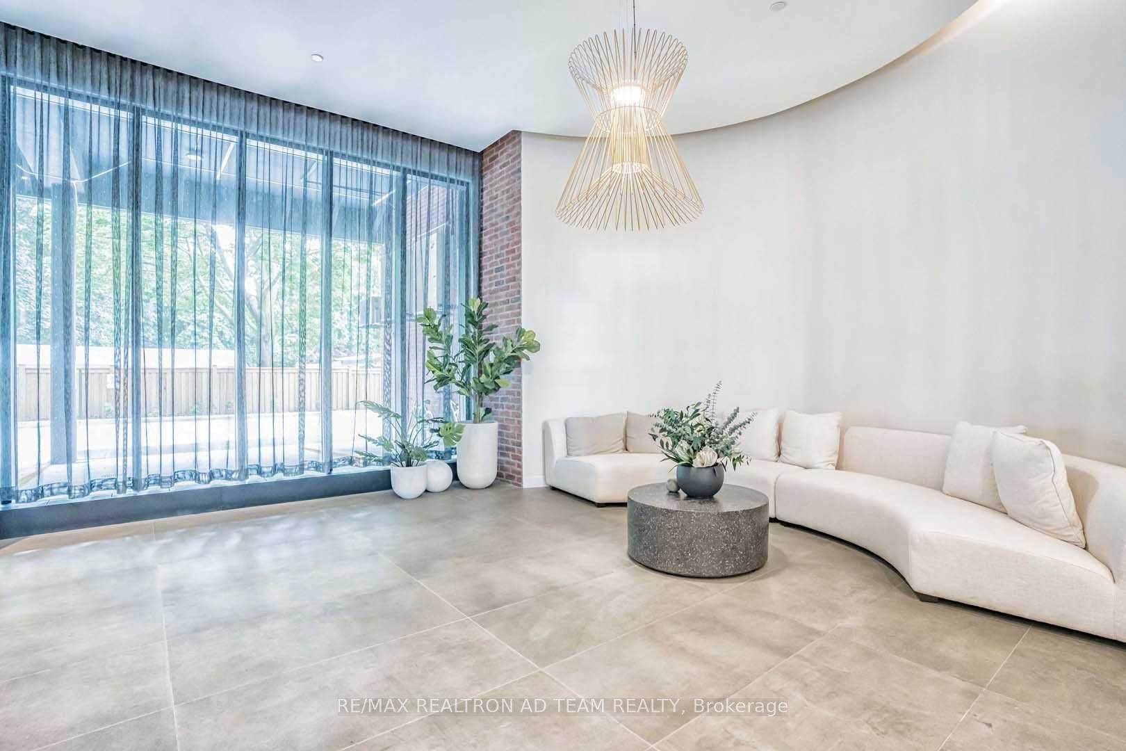 3 Bedrooms Condo at 2799 Kingston,  Toronto For sale
