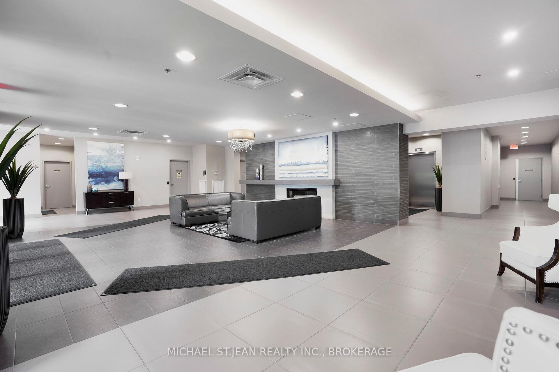 1 Bedroom Condo at 90 Charlton, Hamilton For sale