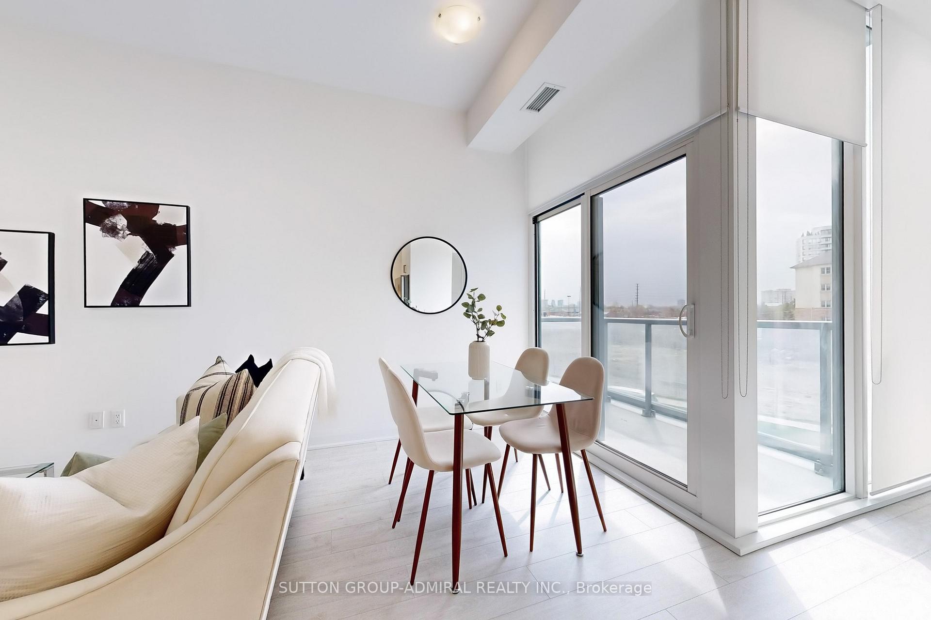 2 Bedrooms Condo at 10 Gatineau, Vaughan For sale