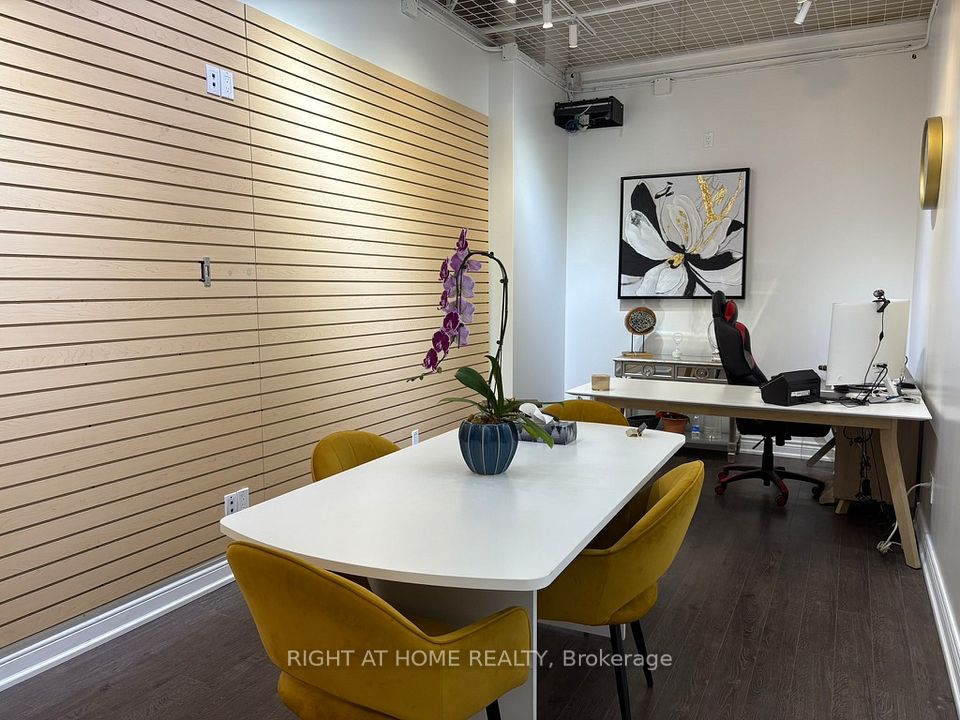 7181 Yonge