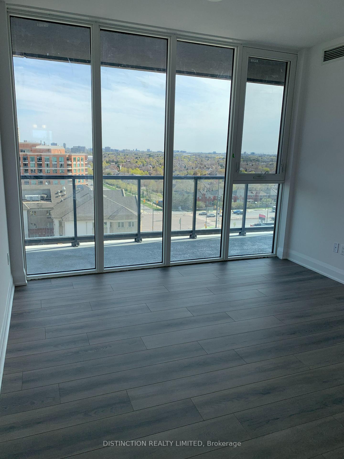 2 Bedrooms Condo at 10 gatinea, Vaughan For sale