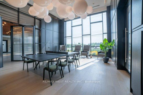 2 Bedrooms Condo at 3220 William Coltson, Oakville For sale