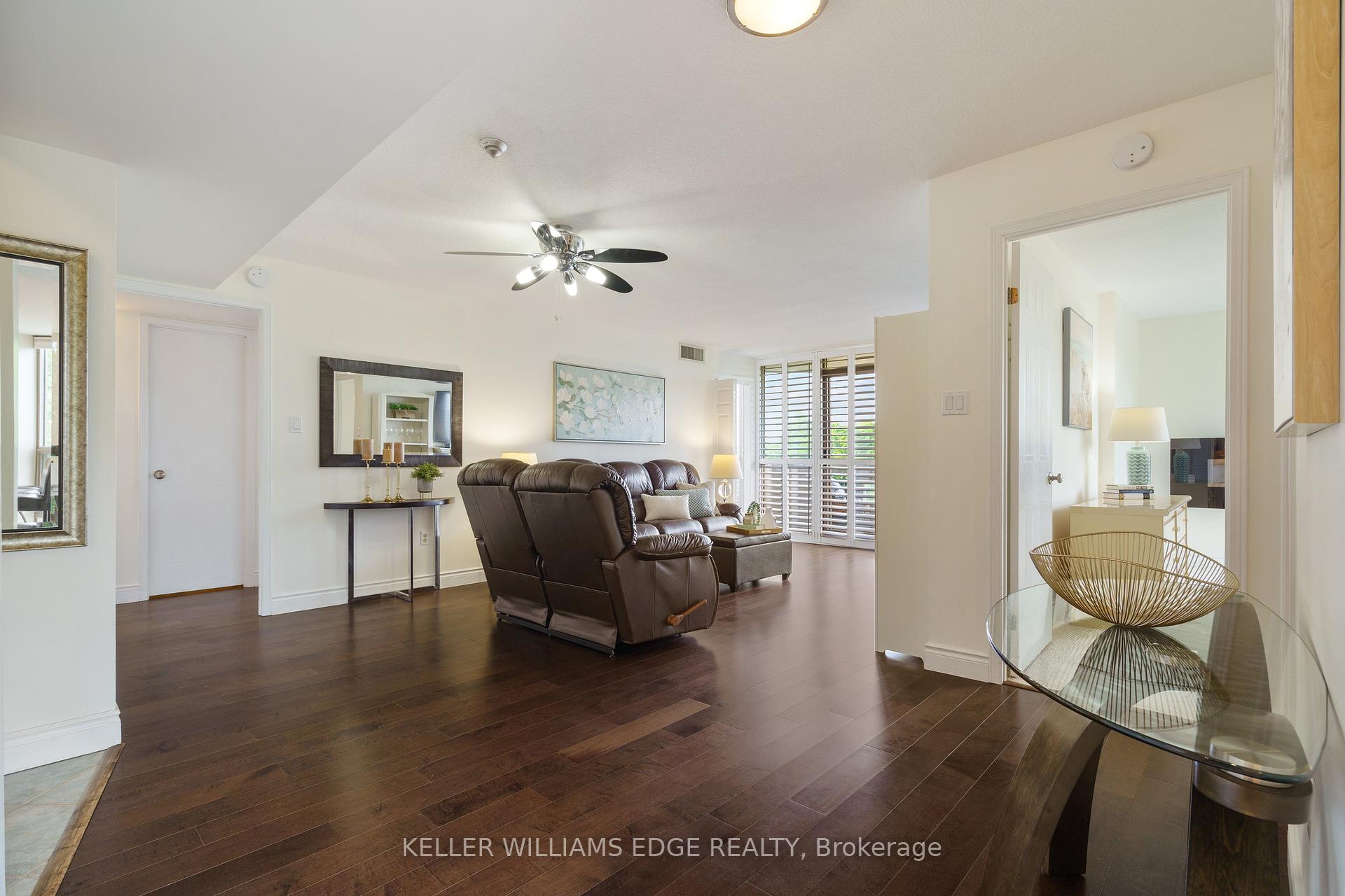 2 Bedrooms Condo at 5090 Pinedale, Burlington For sale