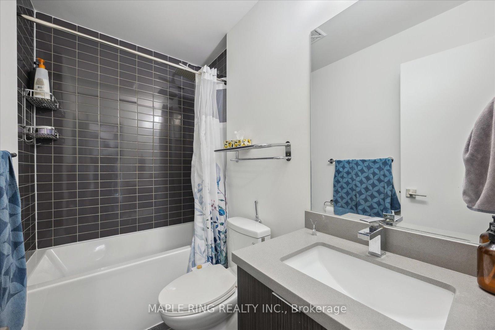 2 Bedrooms Condo at 2916 Highway 7, Vaughan For sale