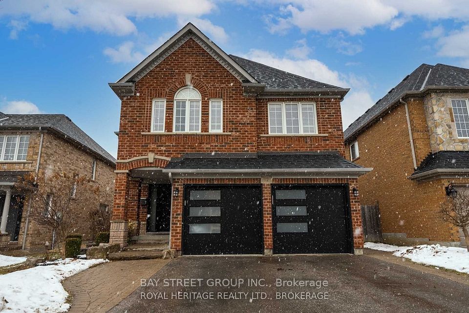 12 Tweedie Crescent, Whitby, ON L1P 1X4