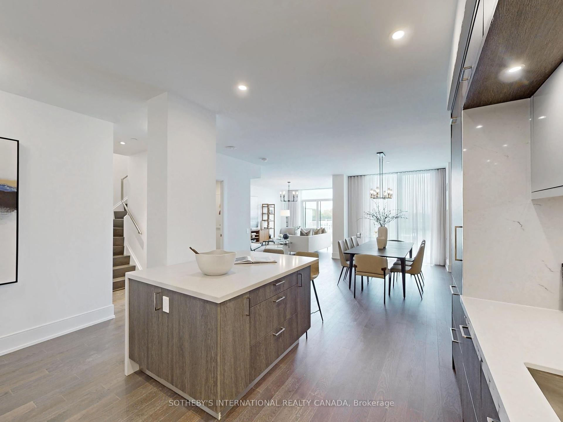 3 Bedrooms Condo at 30 Inn On the Park, Toronto For sale